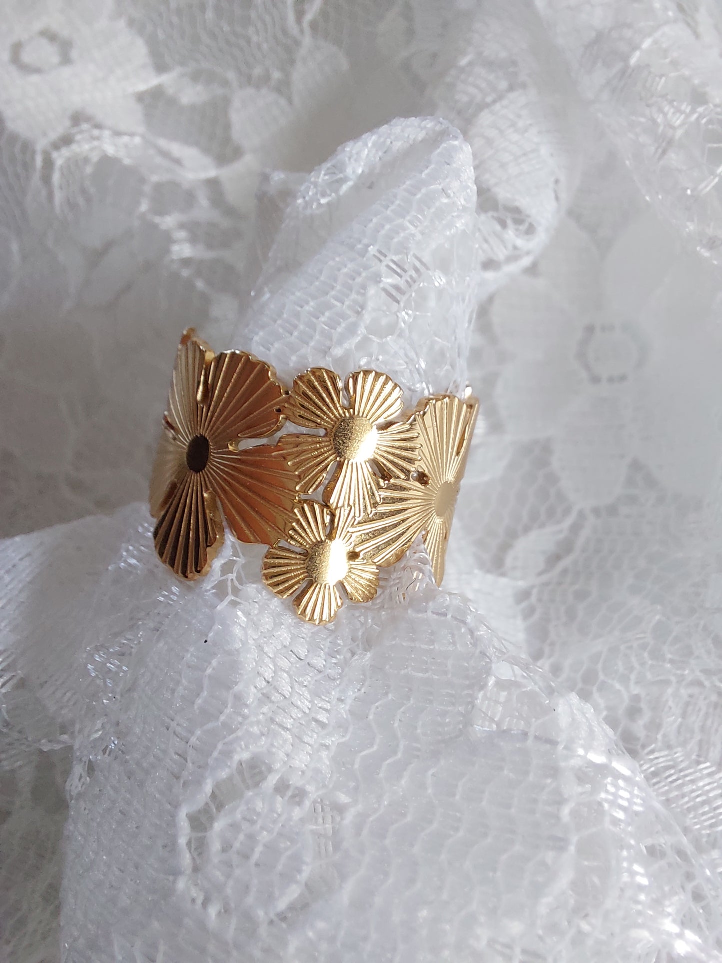 bague réglable en acier inoxydable avec motif floral