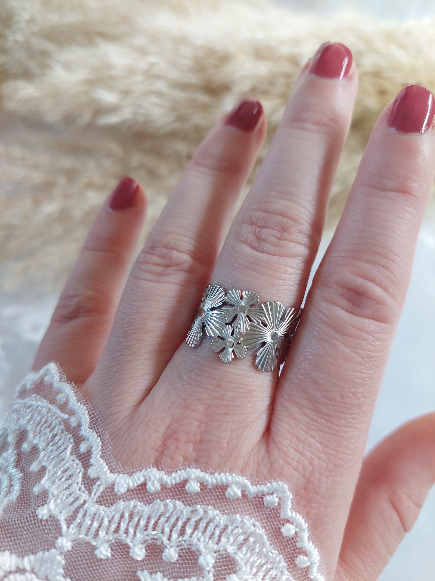 bague réglable en acier inoxydable avec motif floral