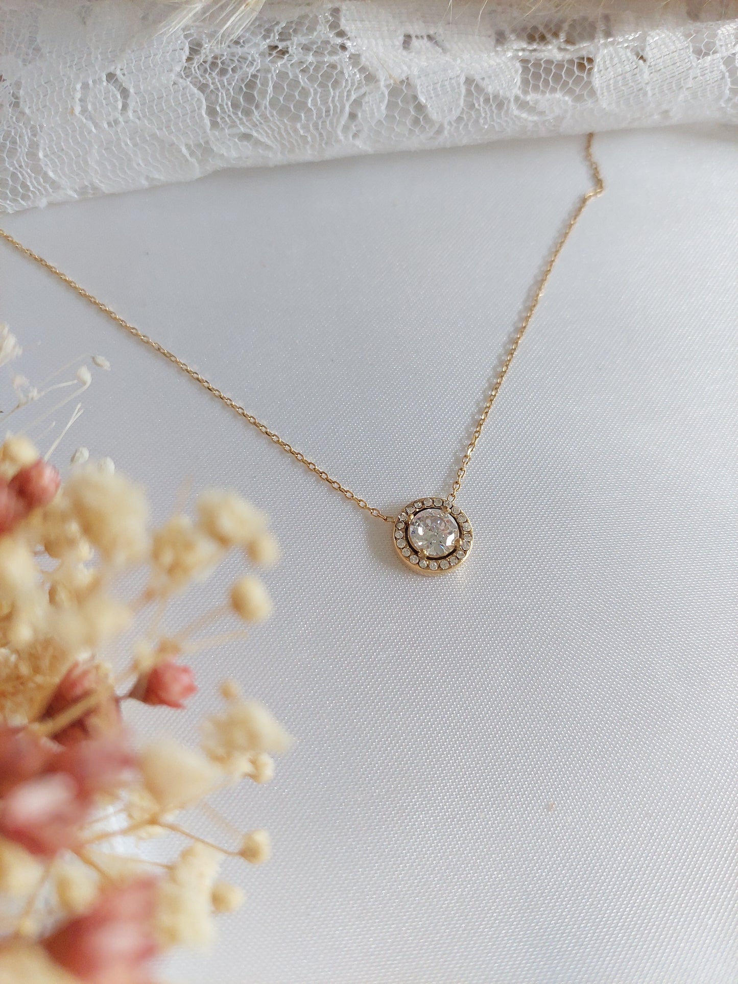 bijou collier en acier inoxydable et oxyde de zirconium