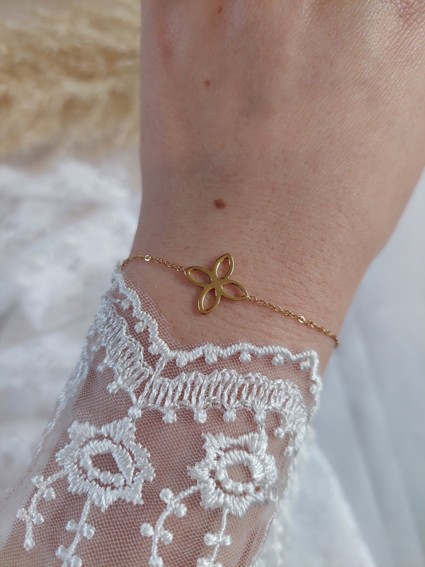 bijou bracelet trèfle en acier inoxydable doré
