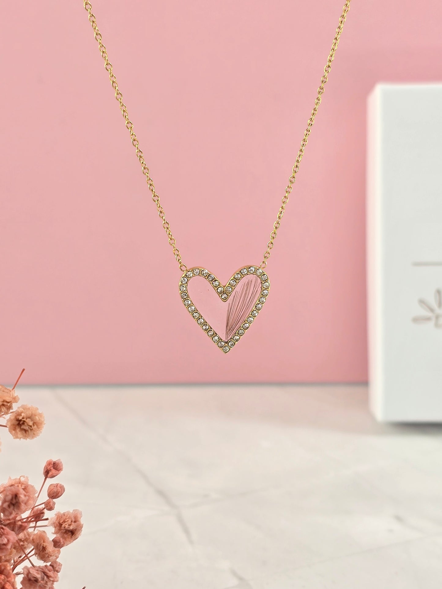 collier souvenir et pet mémorial en forme de coeur avec des strass