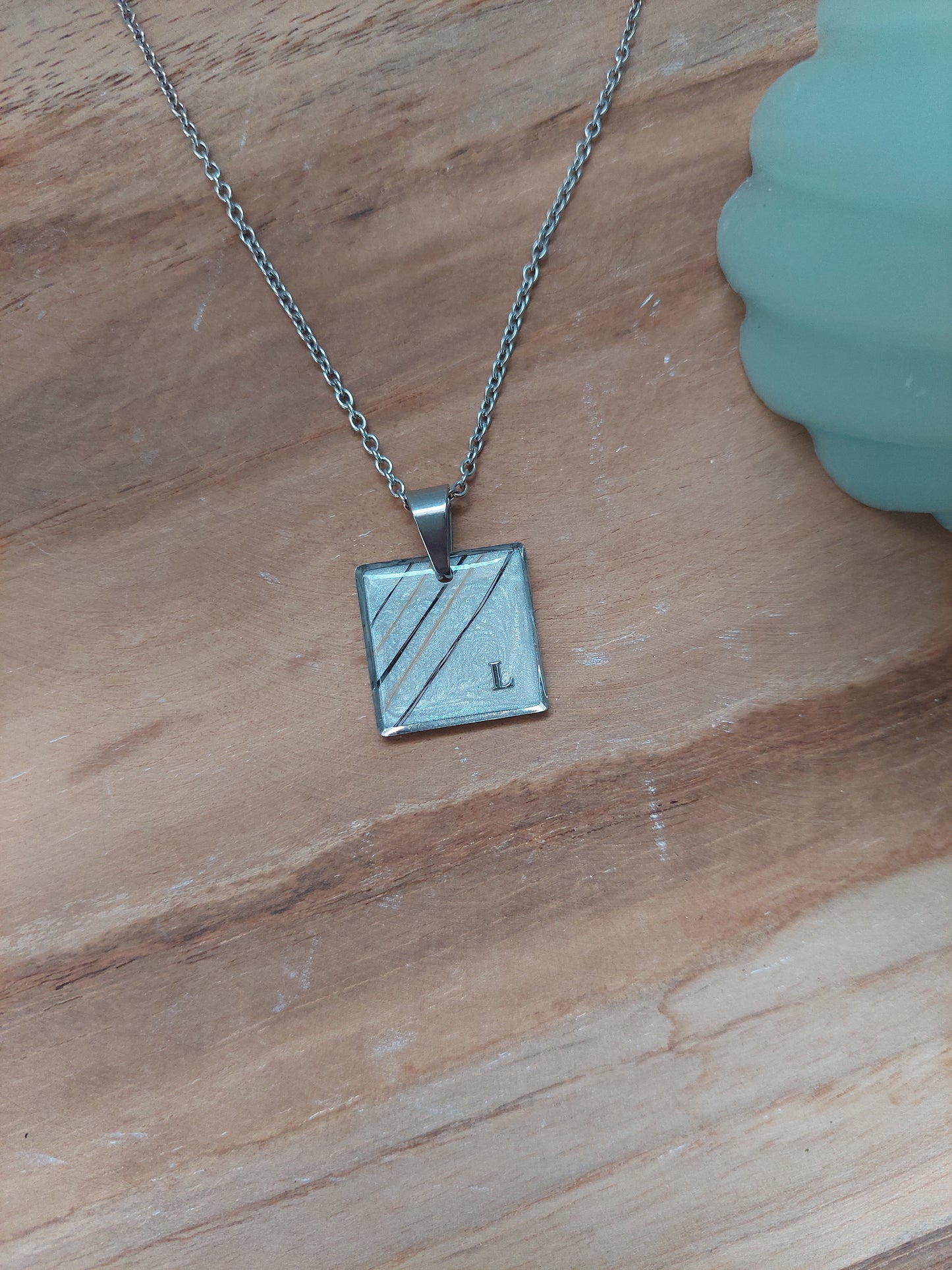 collier homme bijoux souvenir ou pet mémorial pendentif carré avec mèche de poils à l'intérieur