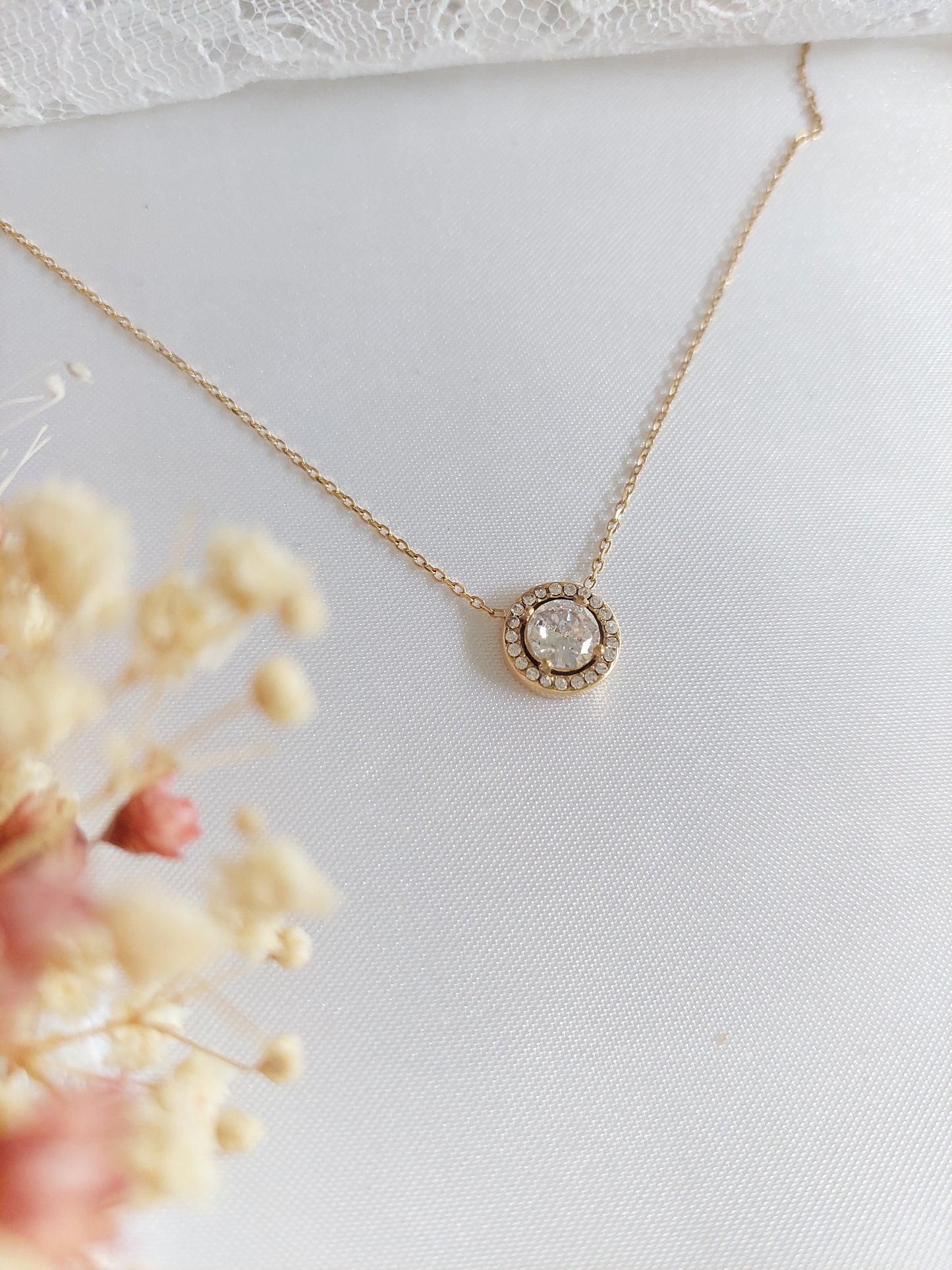 bijou collier en acier inoxydable et oxyde de zirconium