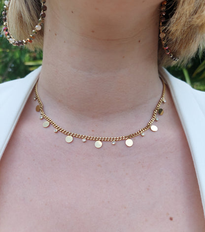 collier en acier inoxydable doré avec des pampilles et des petits strass