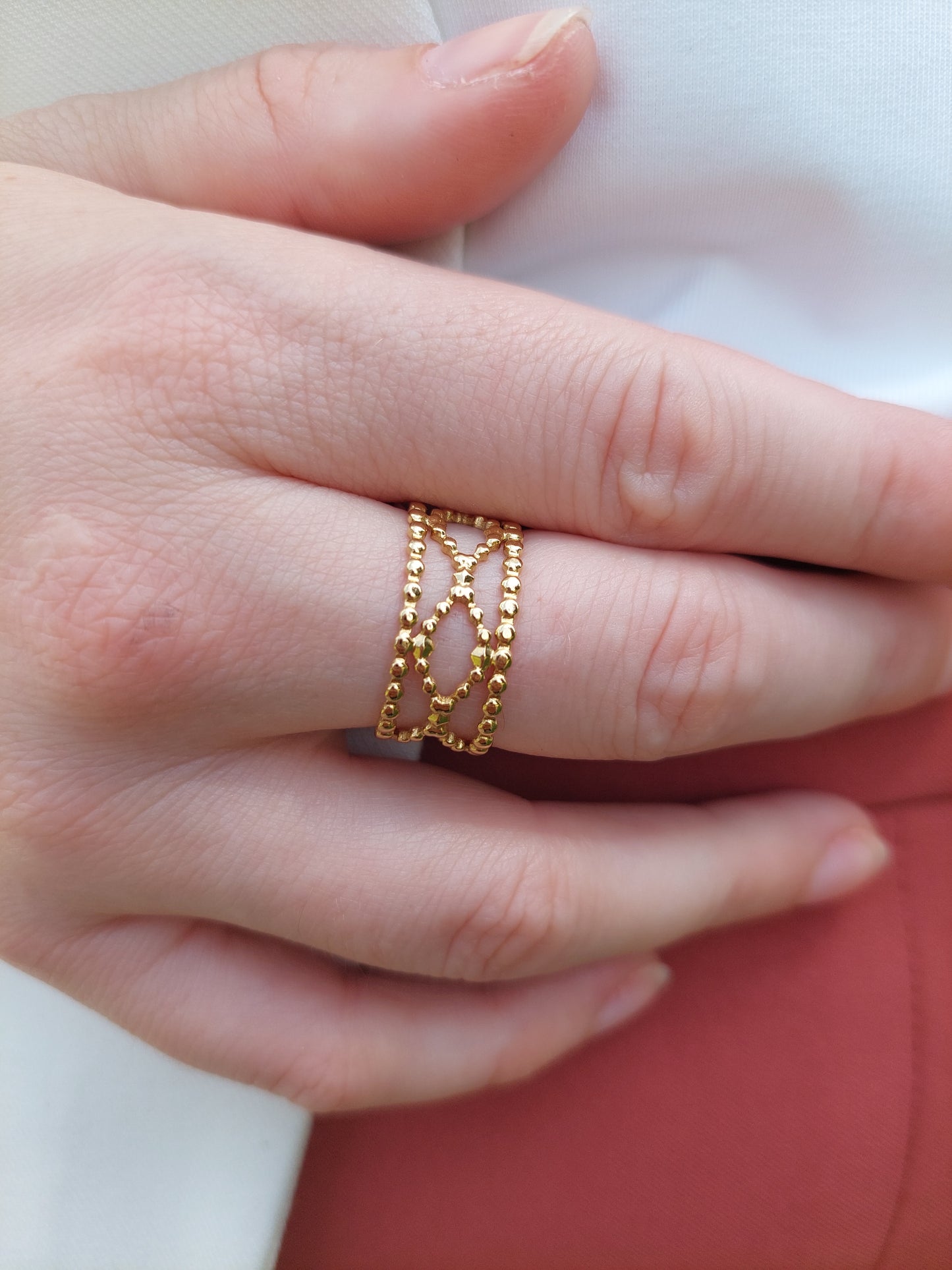 bague réglable en acier inoxydable doré avec des petites billes et forme de croix