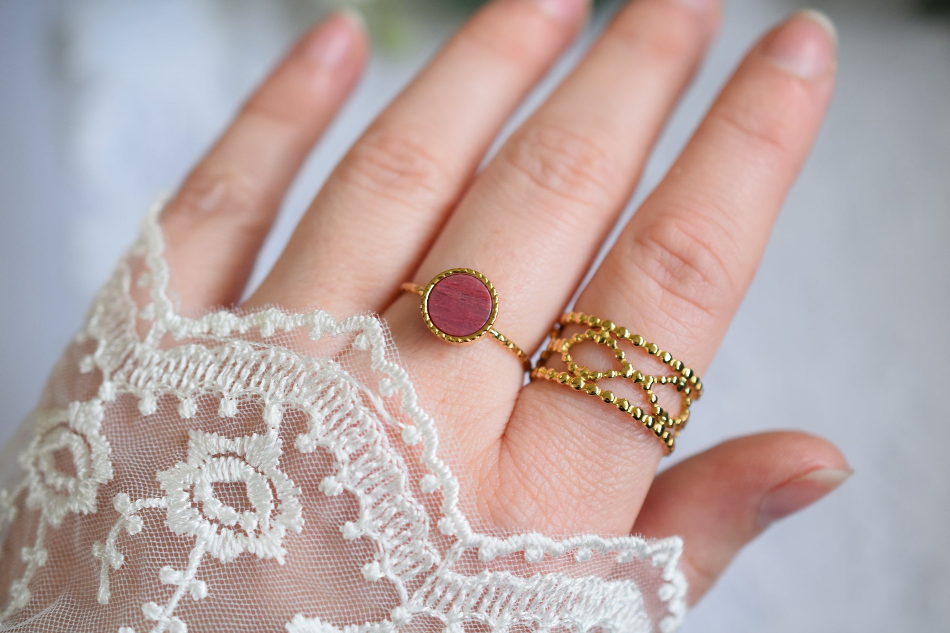 bague réglable en pierre naturelle de forme ronde