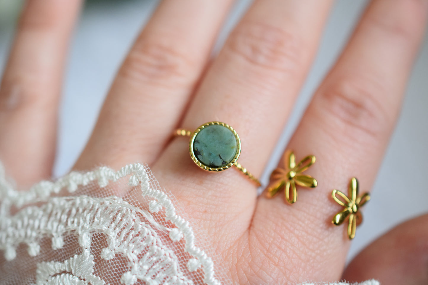 bague réglable en pierre naturelle de forme ronde