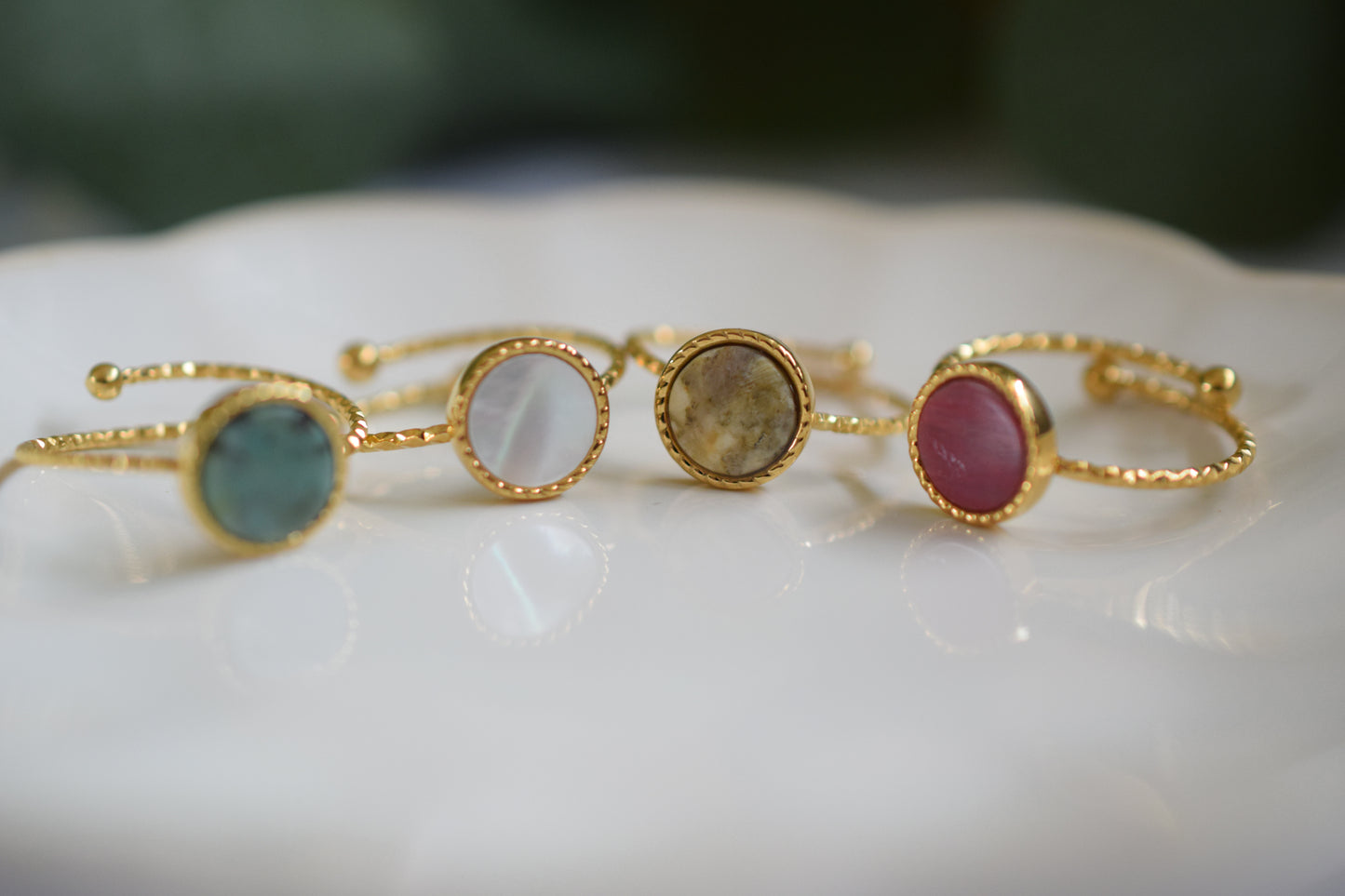 bague réglable en pierre naturelle de forme ronde