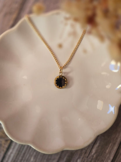 collier avec cercle de 1cm  en forme de soleil bijoux souvenir