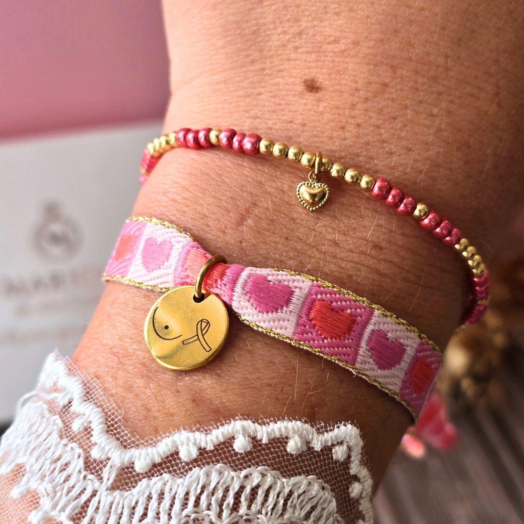 bracelet ruban rose avec gravure sur le thème octobre rose