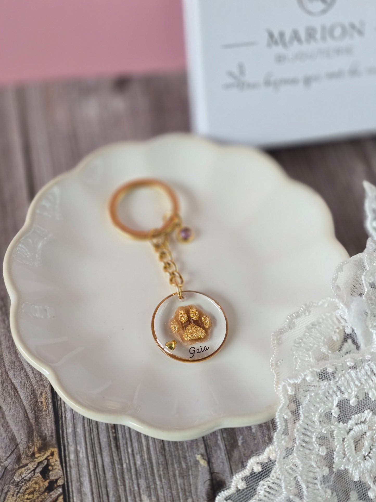 Portes clés doré ( Bijoux souvenirs)